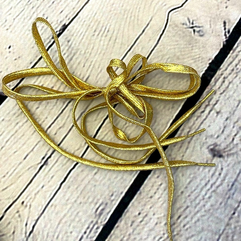 Gold Shoe Laces - NWOT - 50 inches end to end - Never Used ⭐️